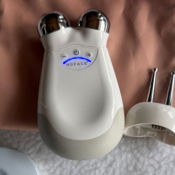 NUFACE TRINITY + ELE SET+ Pink Pouch and Gel Primer - Picture 15 of 16